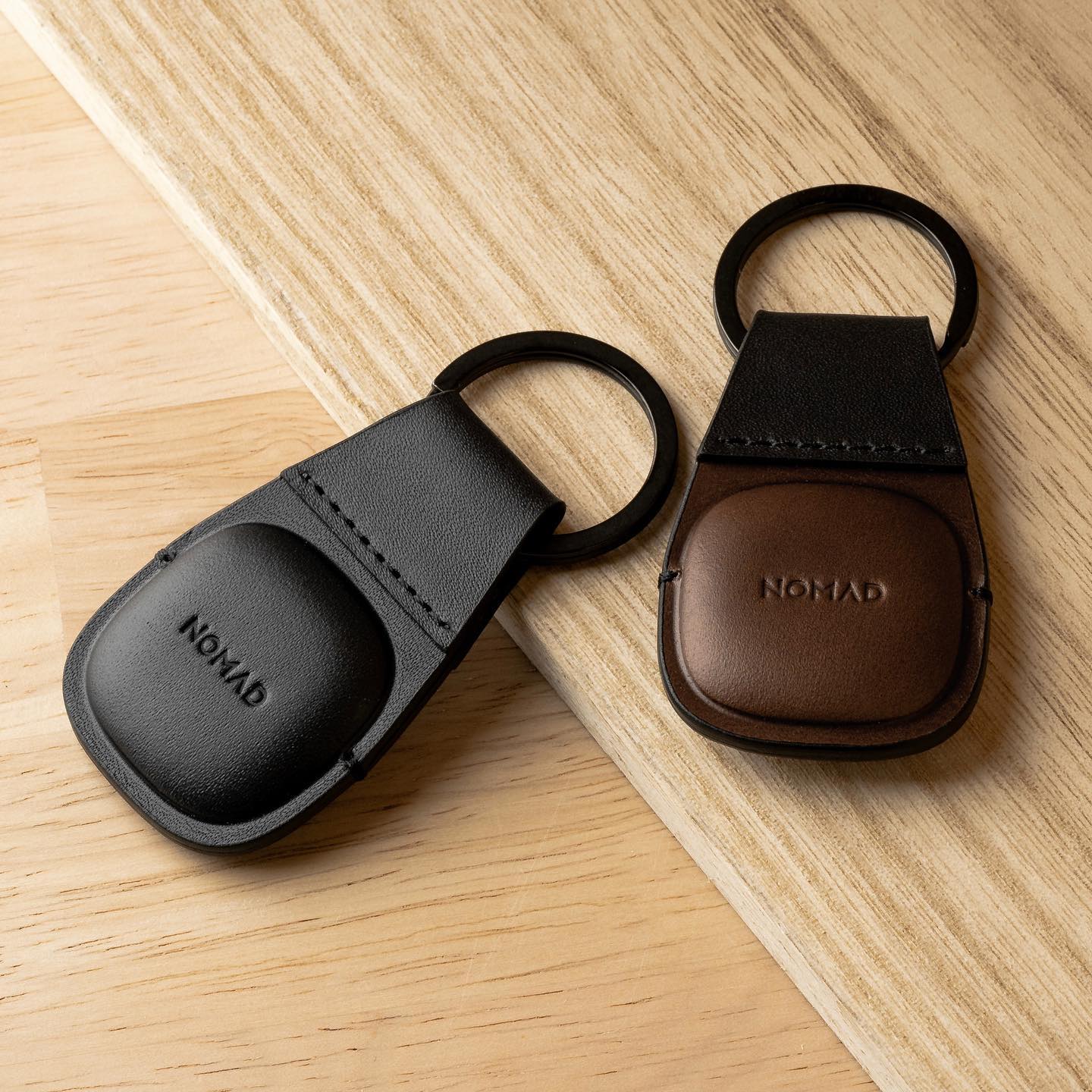 Leather AirTag Nomad Keychain