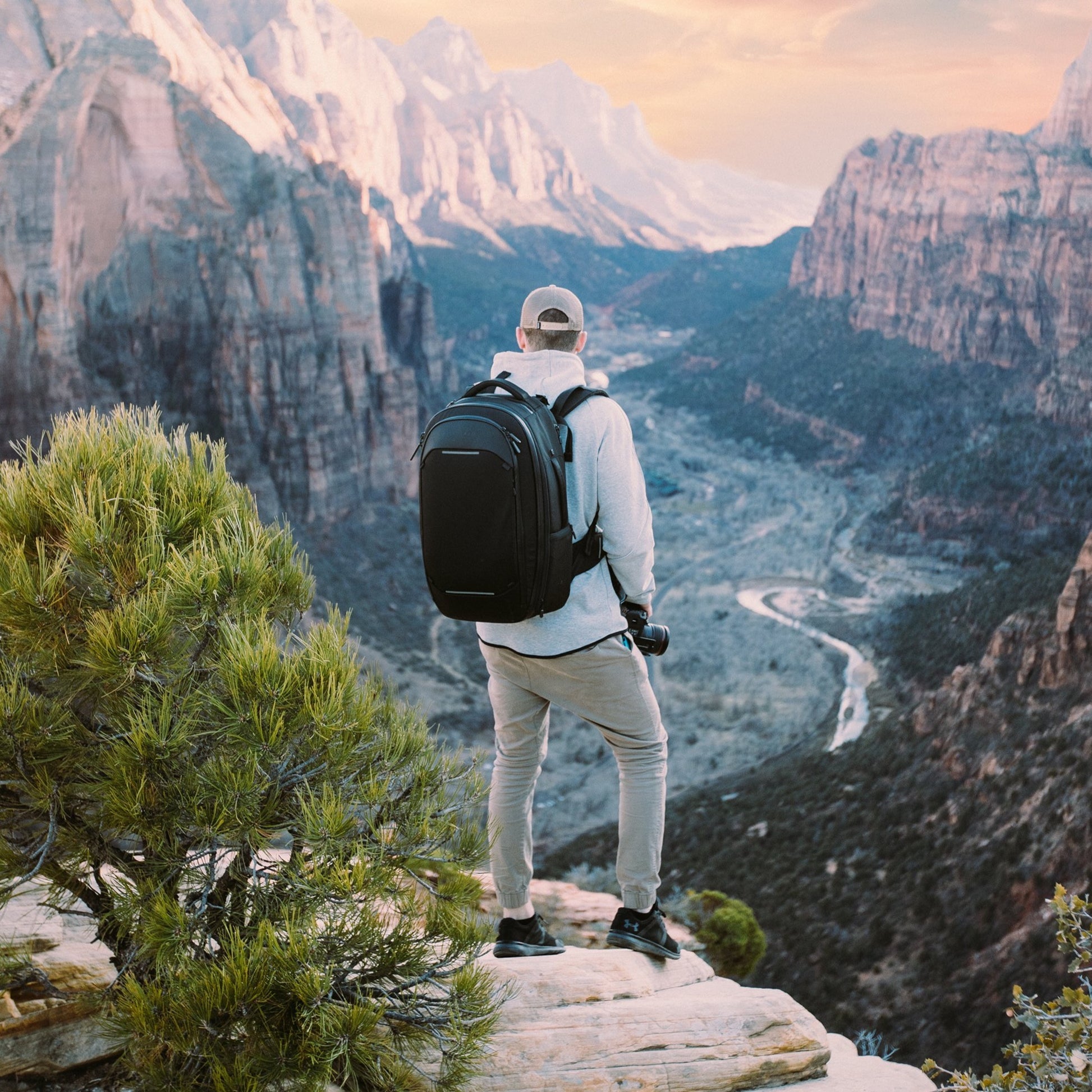 NOMATIC Navigator Series - Backpack 32L - Storming Gravity