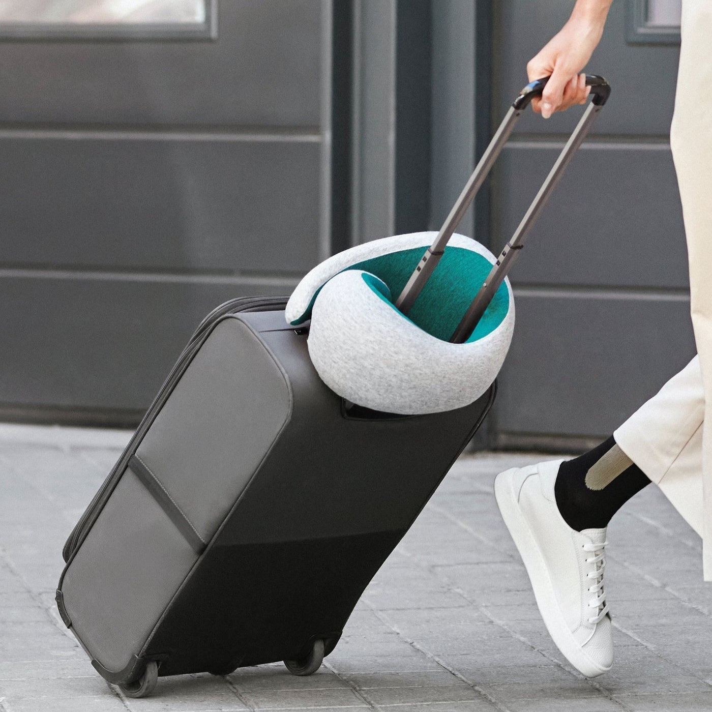 Ostrich Pillow What Is The Best Neck Pillow Memory Pillow Go Travel Pillow Rev