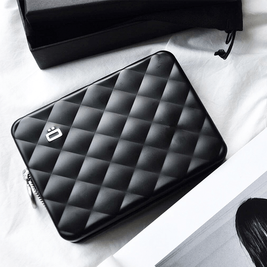 ogon-quilted-passport-black
