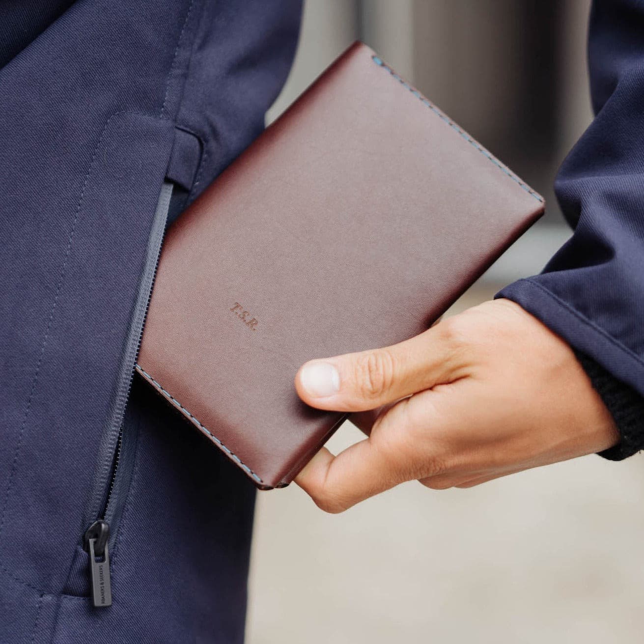 Wingback Wingston Travel Wallet - Storming Gravity