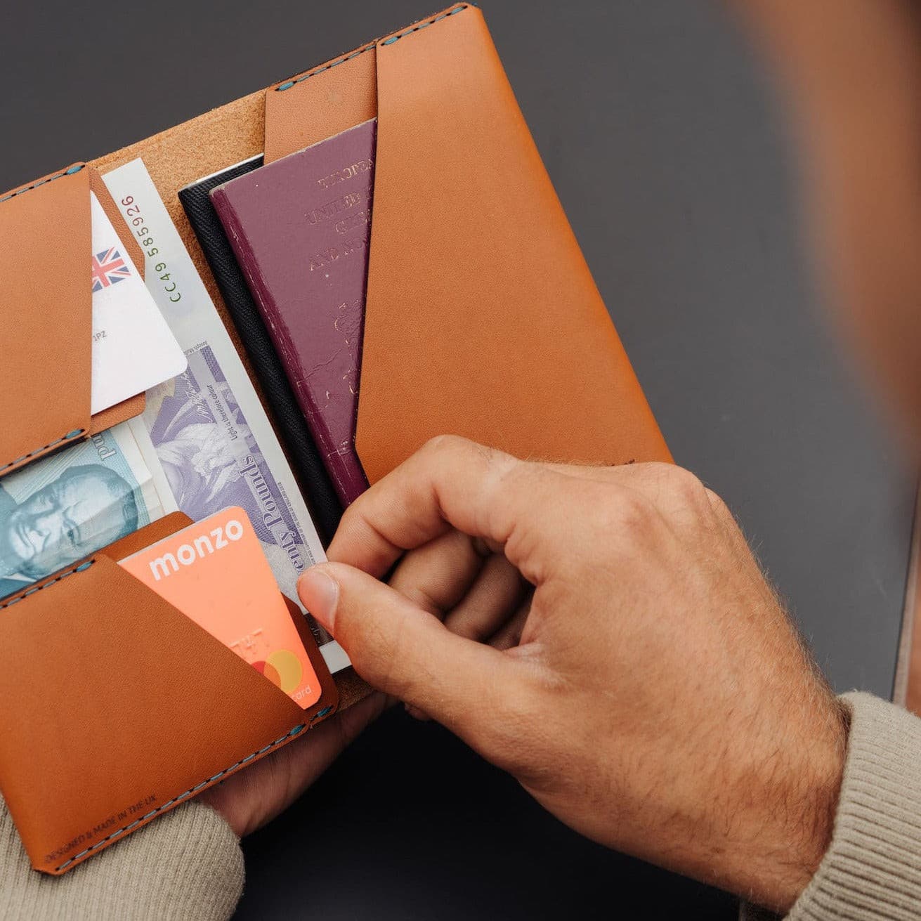 Wingback Wingston Travel Wallet - Storming Gravity