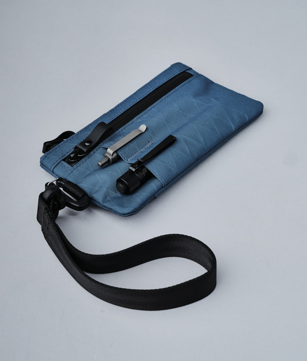 alpaka-zip-clutch-ocean-blue