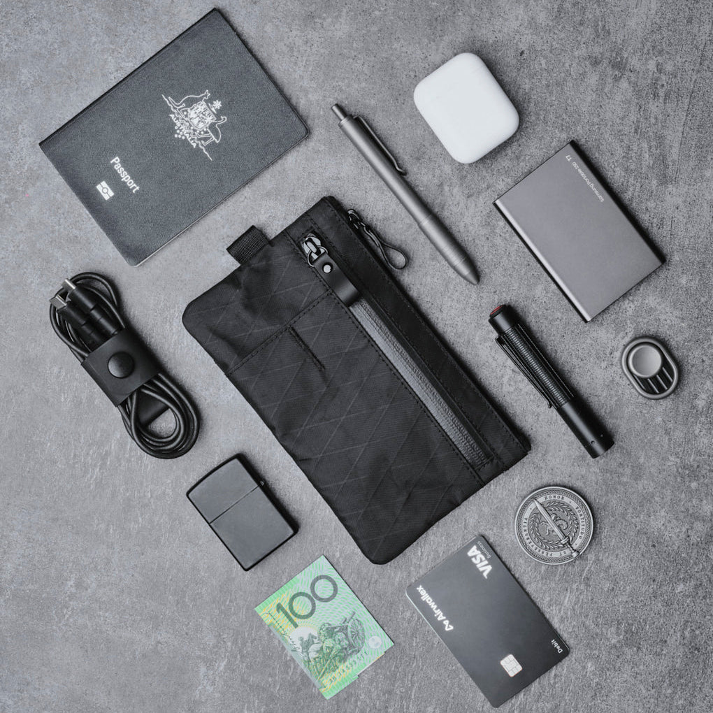 alpaka-zip-clutch-black