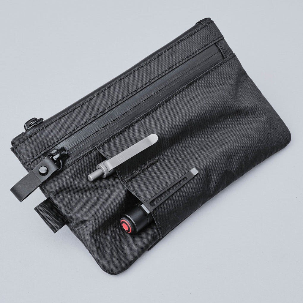 alpaka-zip-clutch-black