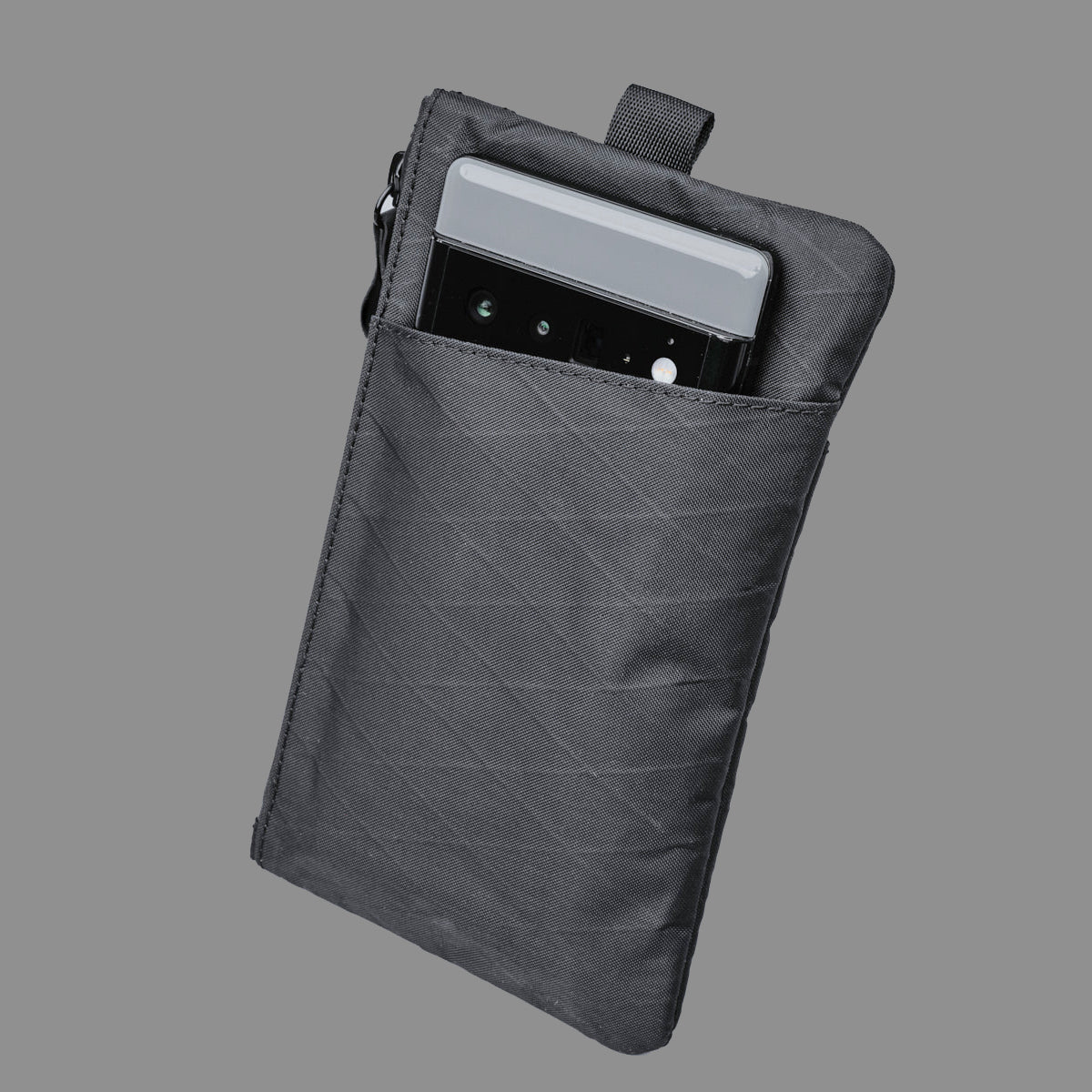 alpaka-zip-clutch-black