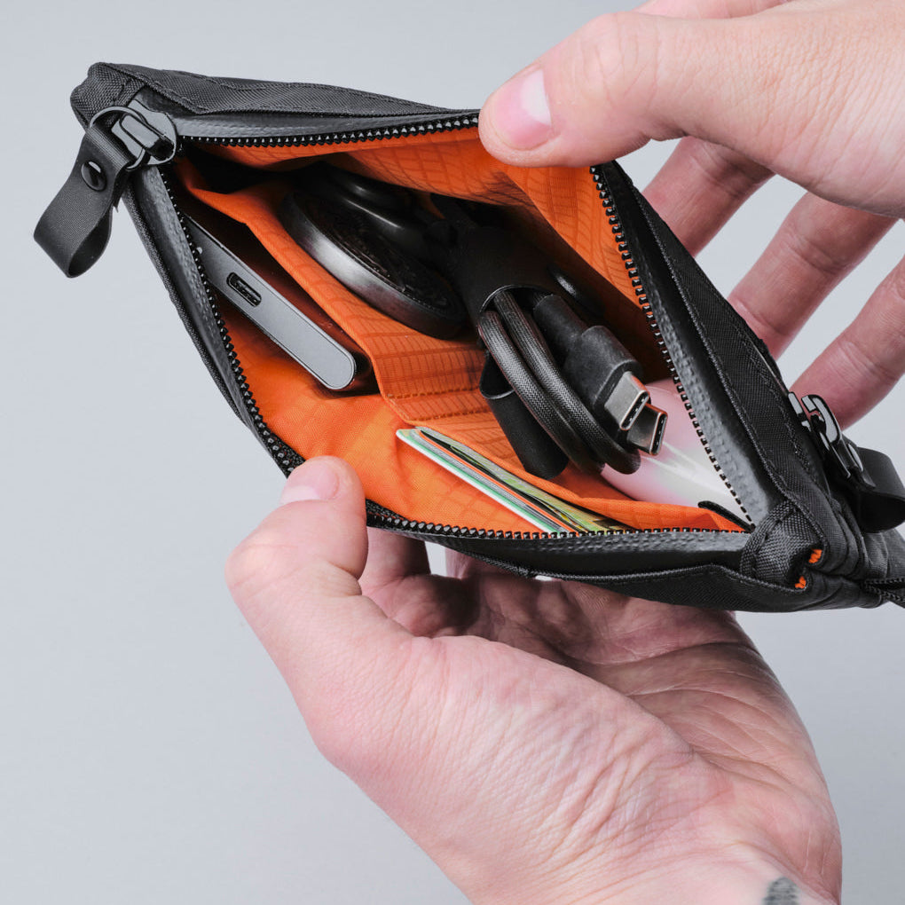 alpaka-zip-clutch-black