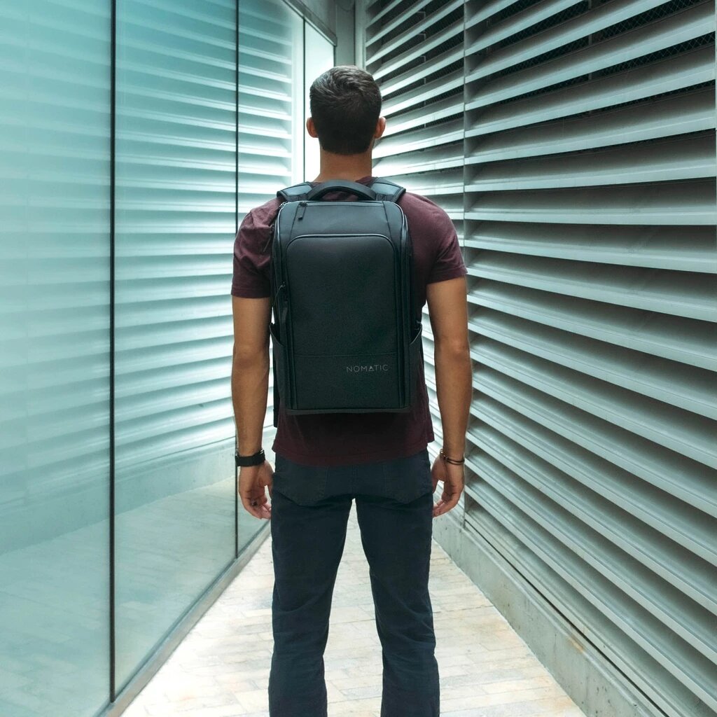 nomatic-backpack-20l