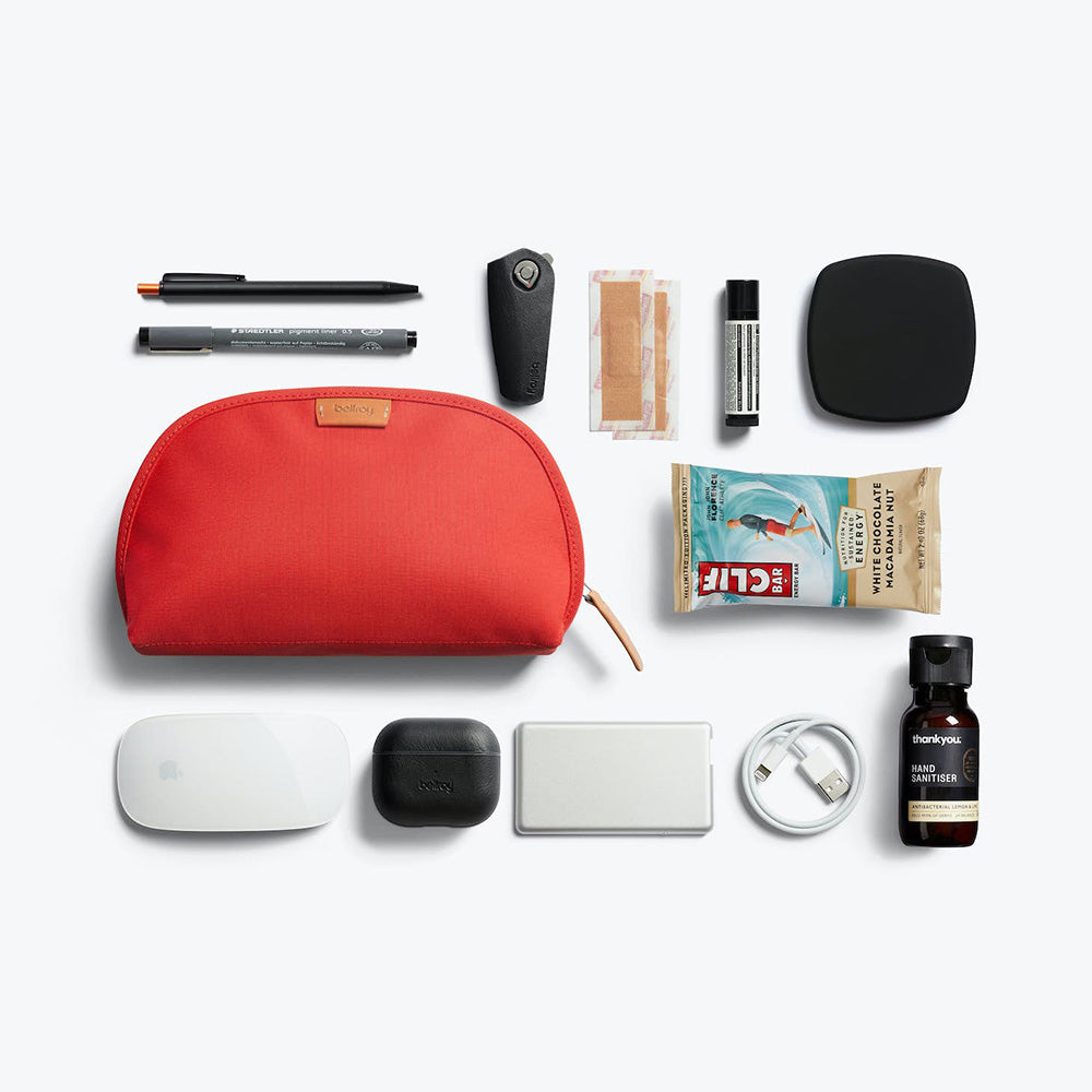 bellroy-classic-pouch-hot-sauce