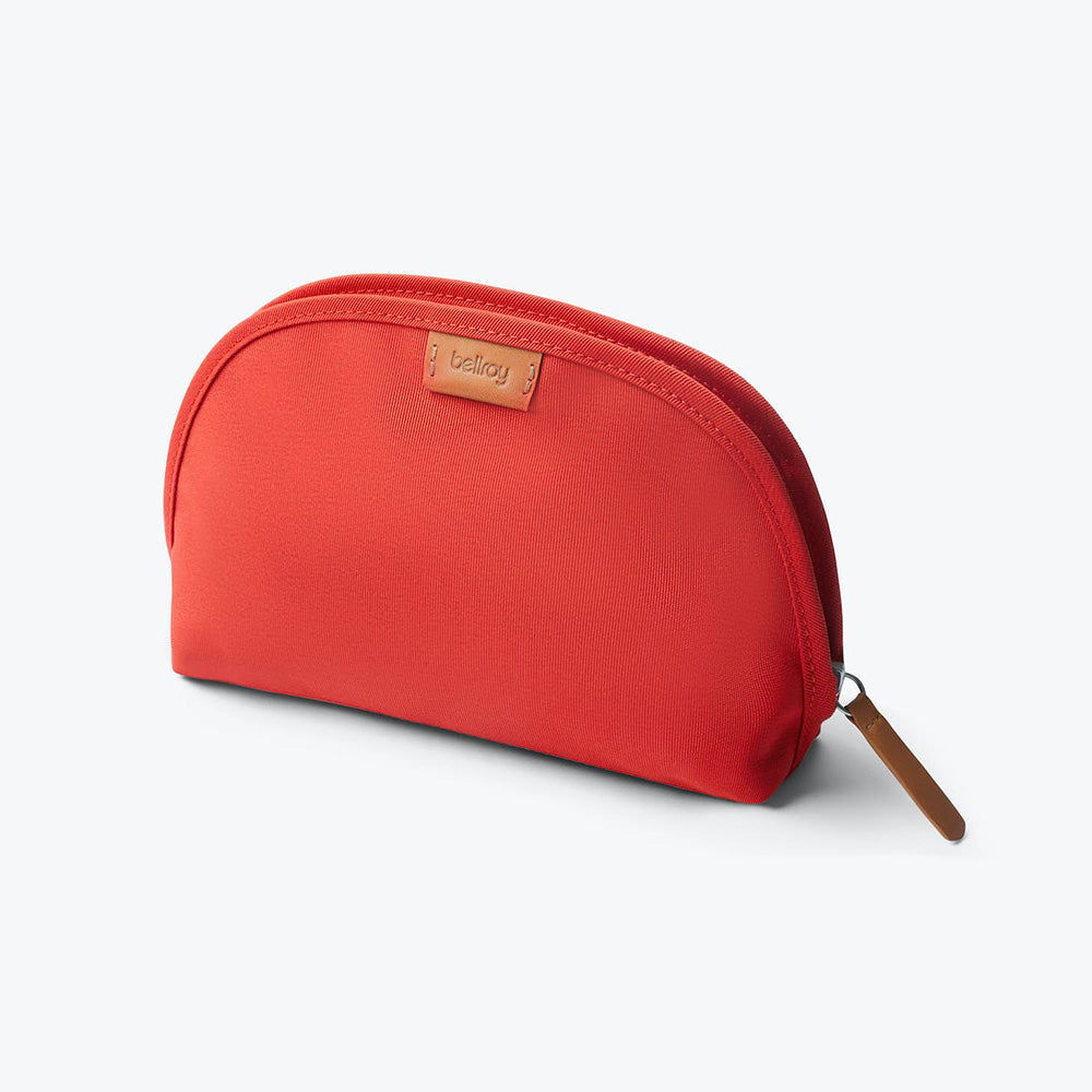 bellroy-classic-pouch-hot-sauce