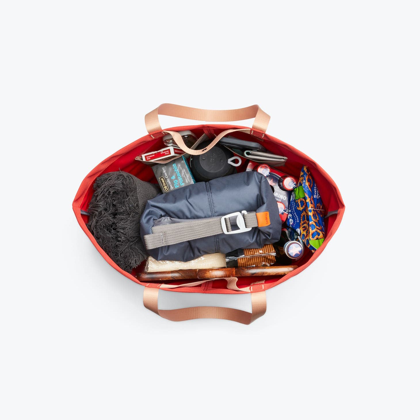bellroy-market-tote-plus-hot-sauce
