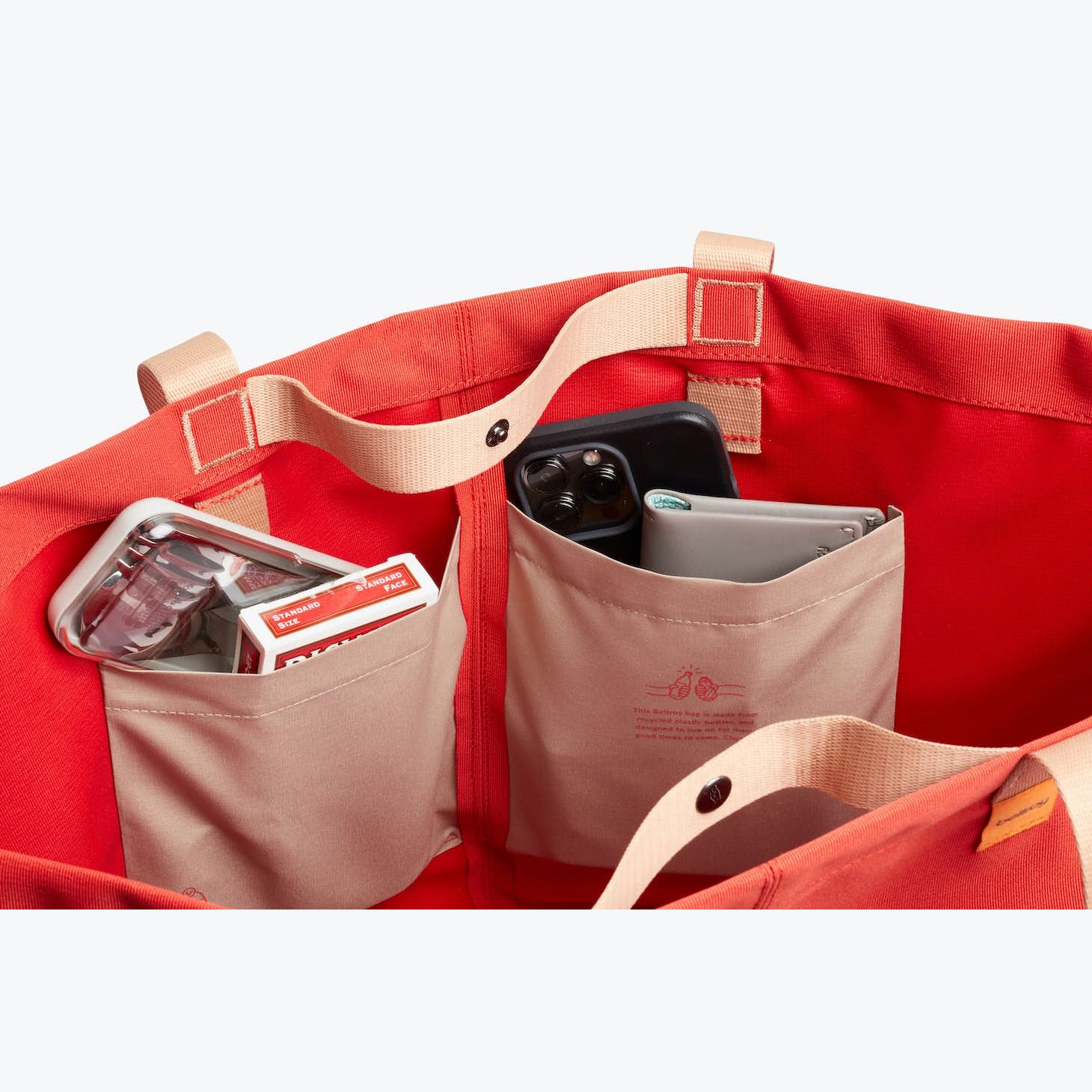 bellroy-market-tote-plus-hot-sauce