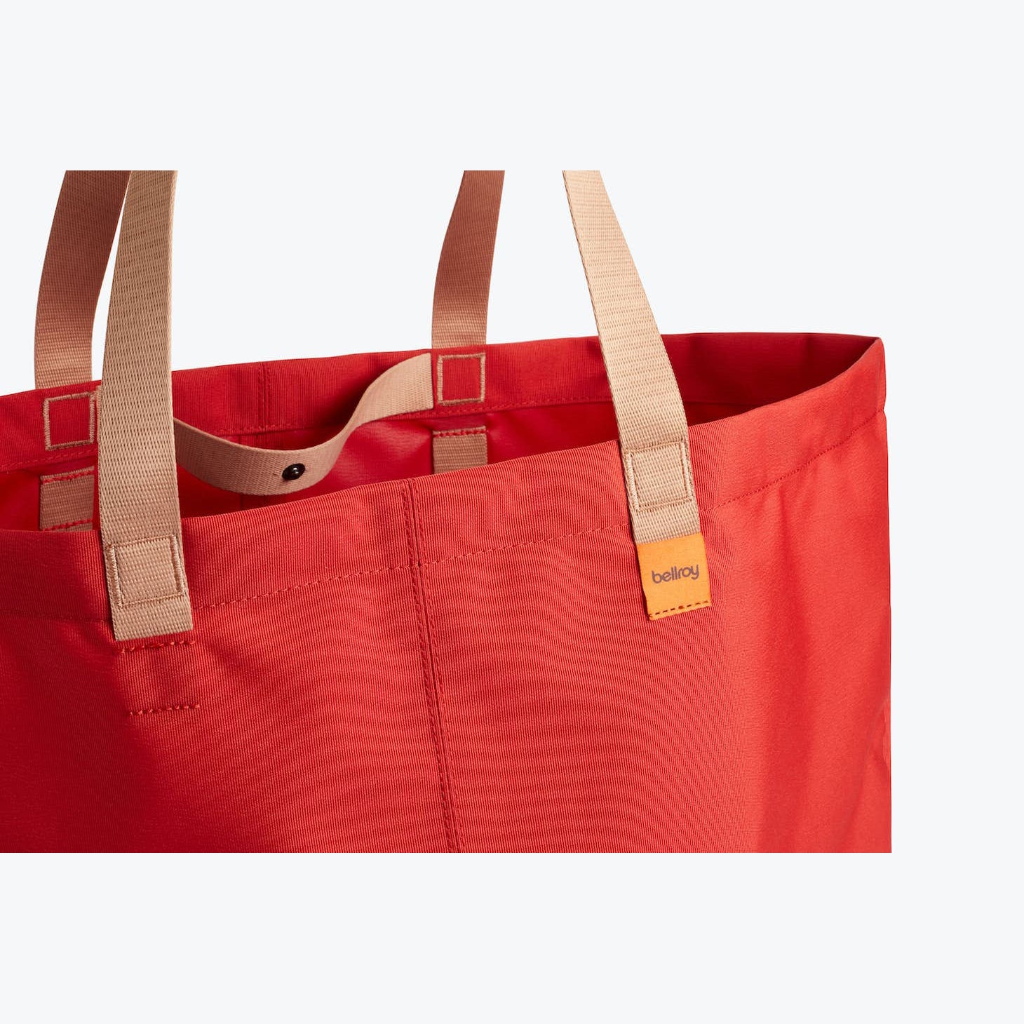 bellroy-market-tote-plus-hot-sauce