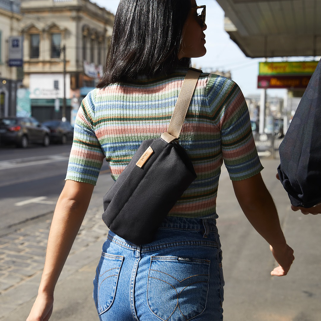 bellroy-sling-mini-charcoal
