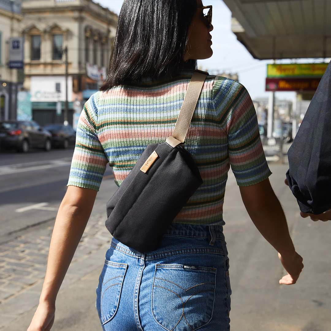 bellroy-sling-mini-charcoal