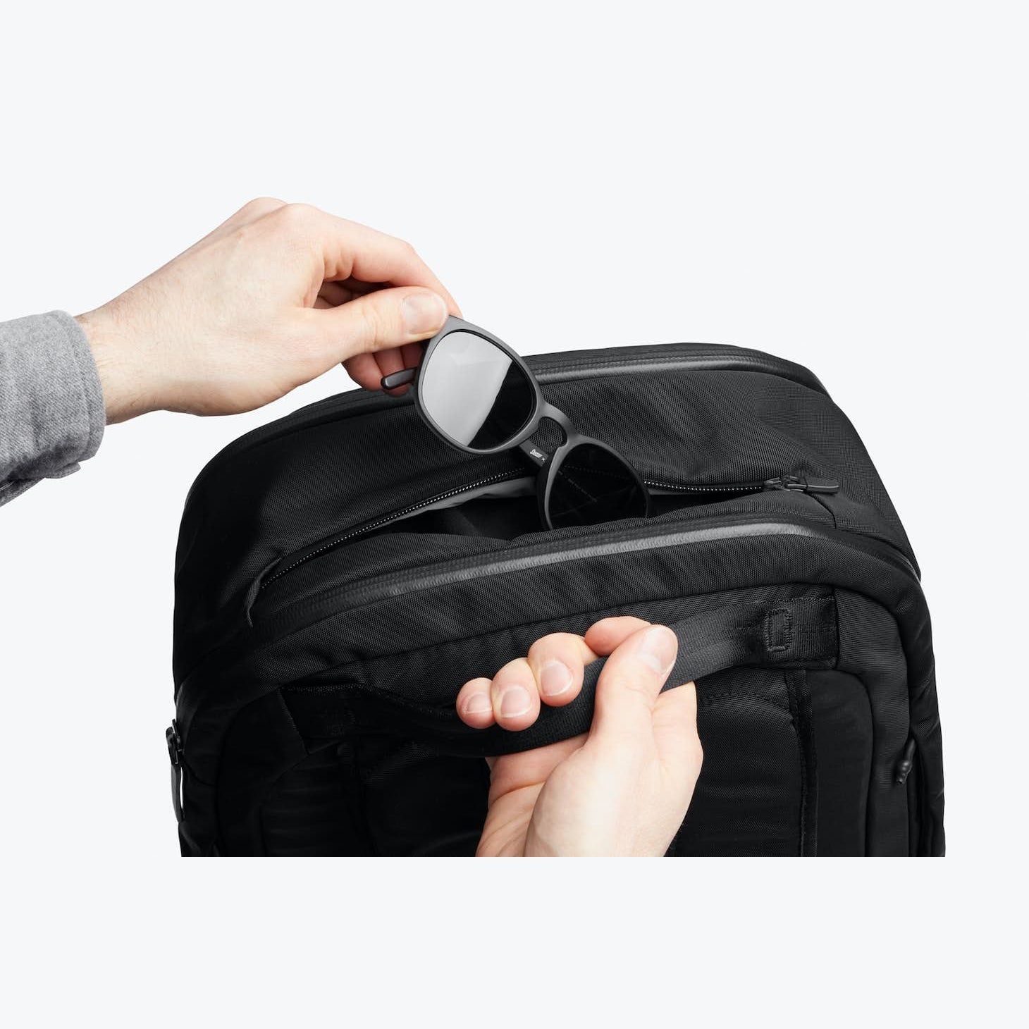 bellroy-transit-backpack-midnight