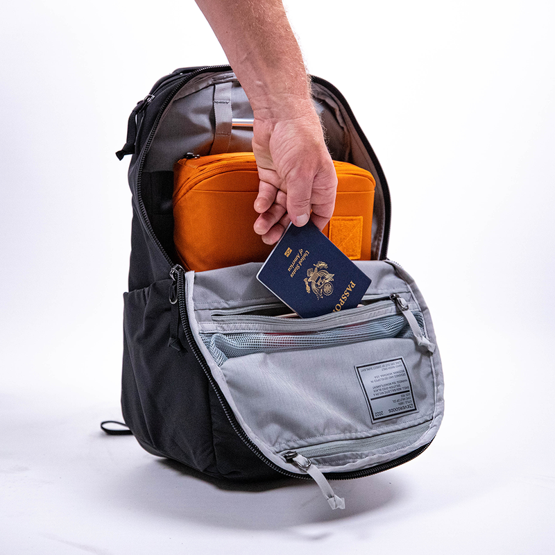 Evergoods Civic Half Zip 22L (CHZ) - Solution Black - Storming Gravity
