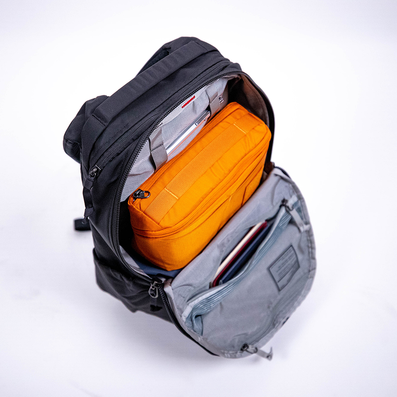 Evergoods Civic Half Zip 22L (CHZ) - Solution Black - Storming Gravity