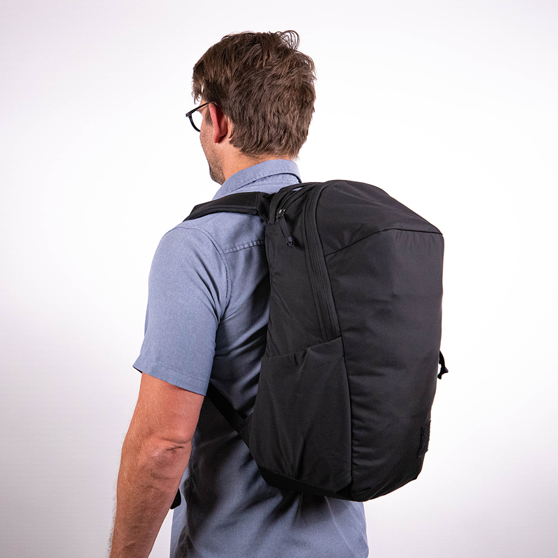 Evergoods Civic Half Zip 22L (CHZ) - Solution Black - Storming Gravity