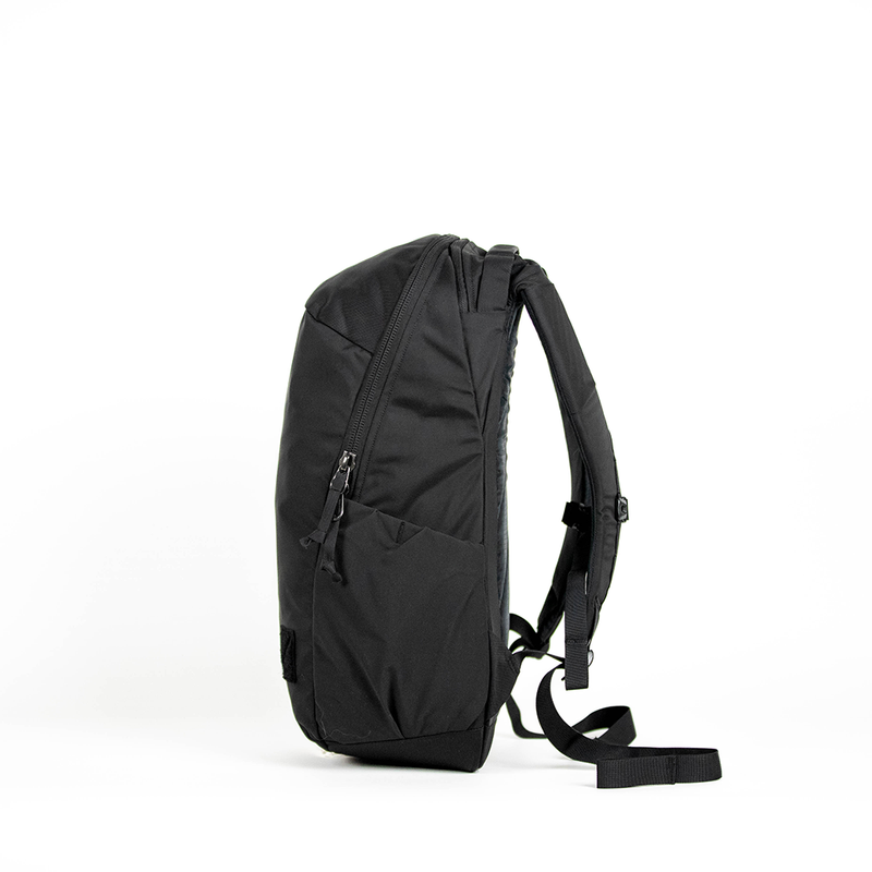 Evergoods Civic Half Zip 22L (CHZ) - Solution Black - Storming Gravity