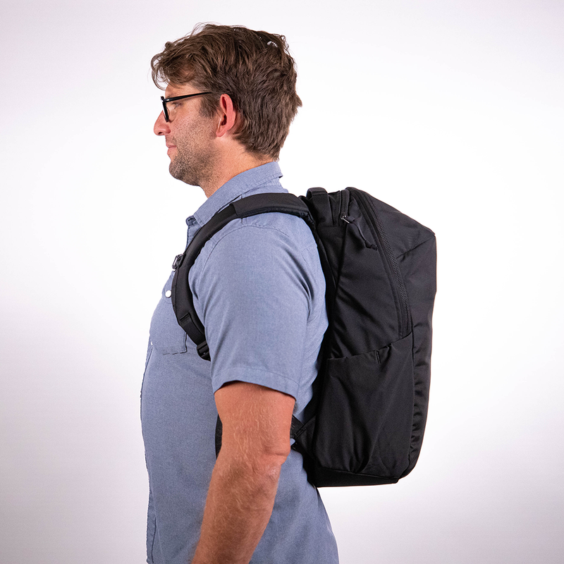 Evergoods Civic Half Zip 22L (CHZ) - Solution Black - Storming Gravity
