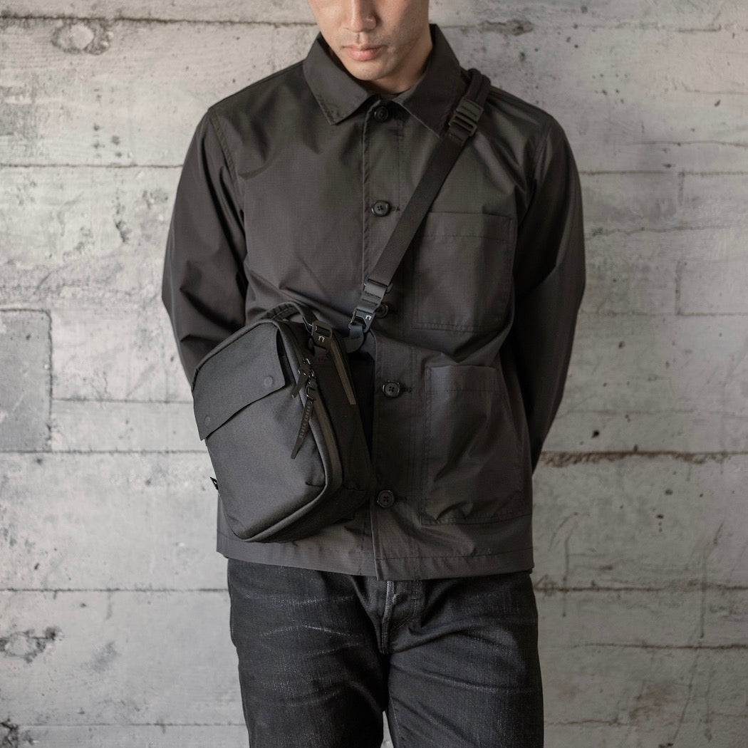Kompak 5L Crossbody Bag - Black Ember - Storming Gravity
