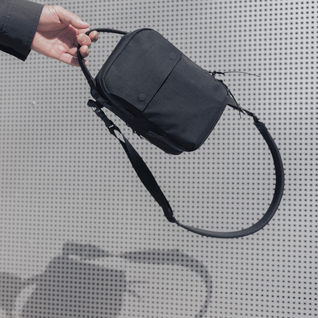 Kompak 5L Crossbody Bag - Black Ember - Storming Gravity