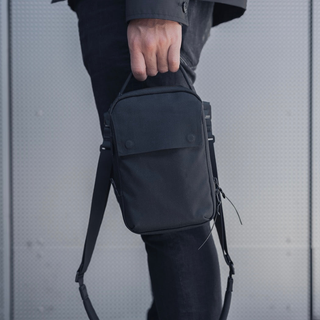 Kompak 5L Crossbody Bag - Black Ember - Storming Gravity