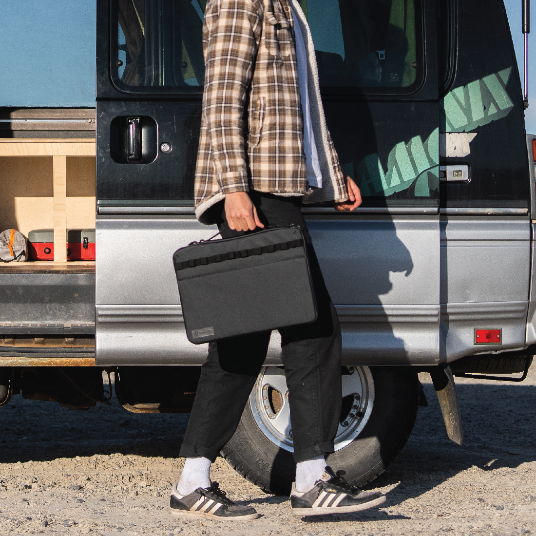 Wandrd Laptop Case - Storming Gravity