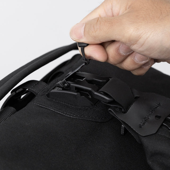 black-ember-duffel-dex-30