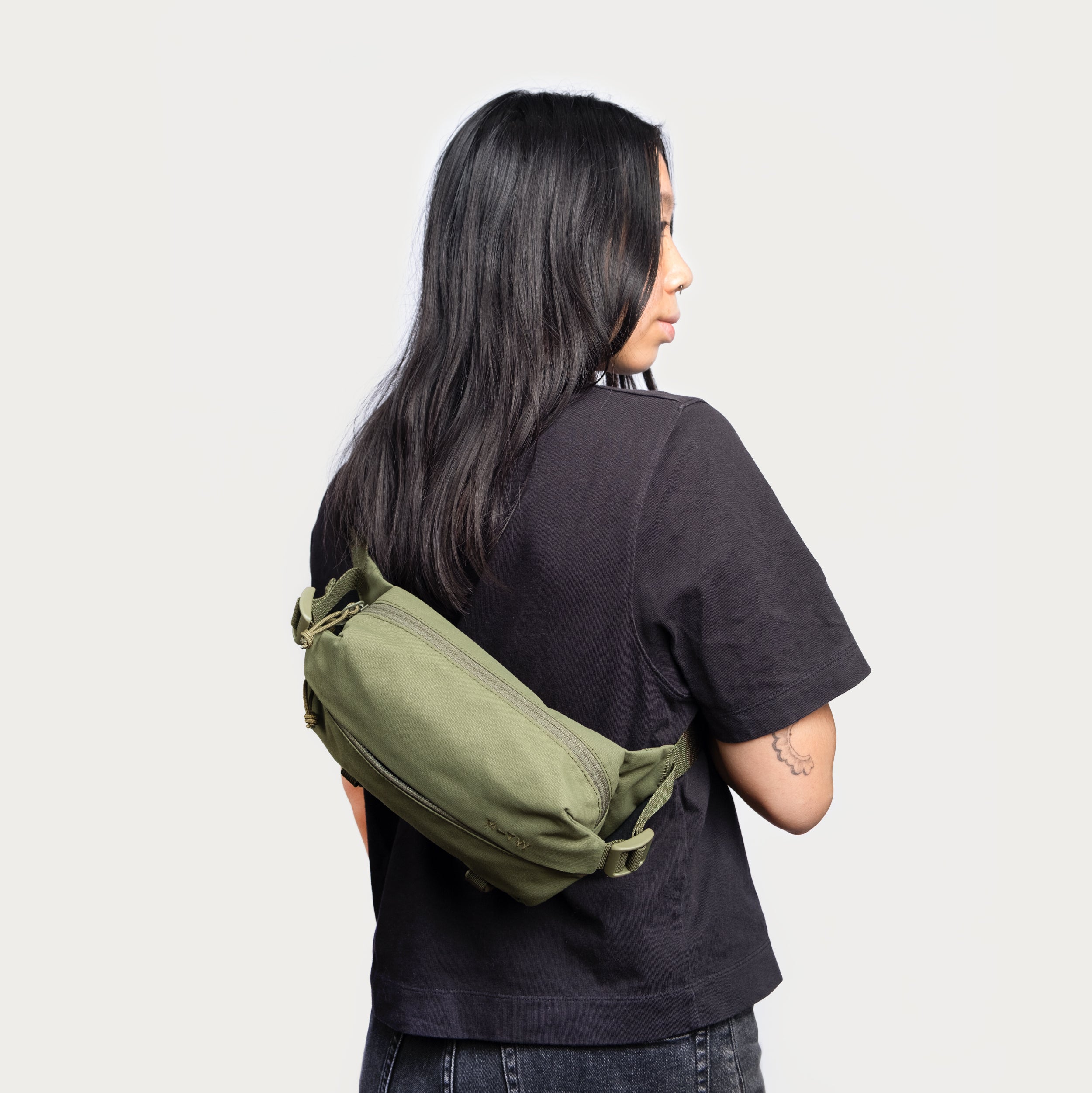 moment-mtw-fanny-sling-2l-olive