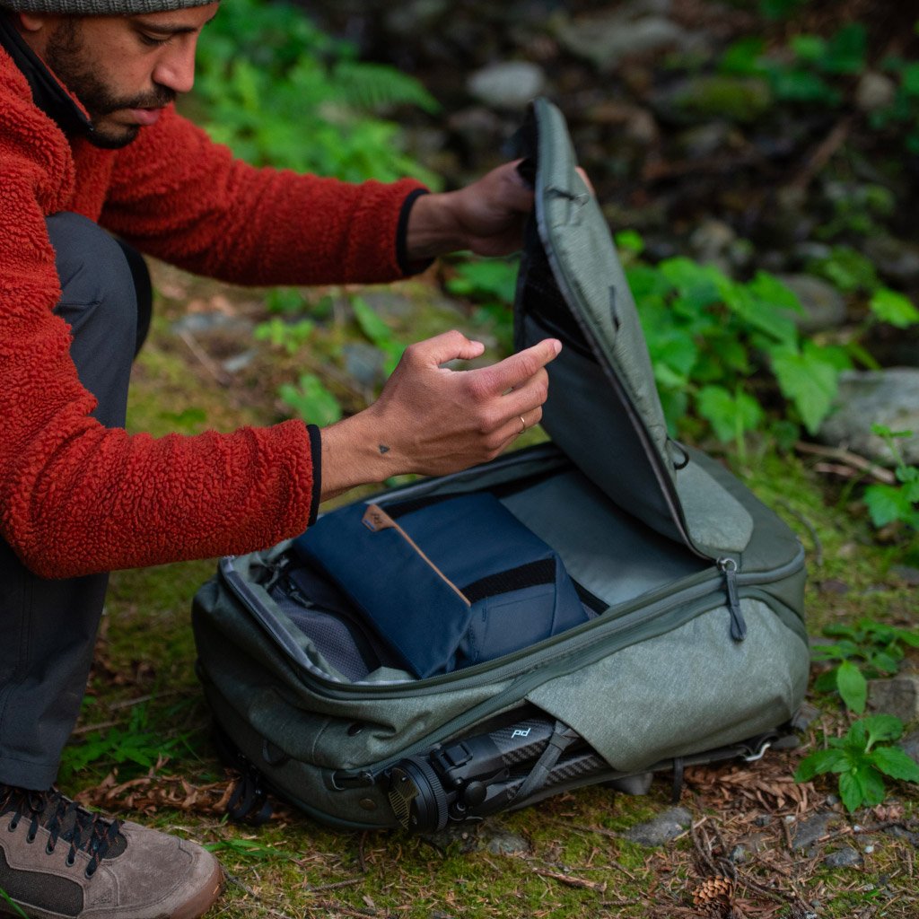 Field Pouch V2 - Peak Design - Storming Gravity