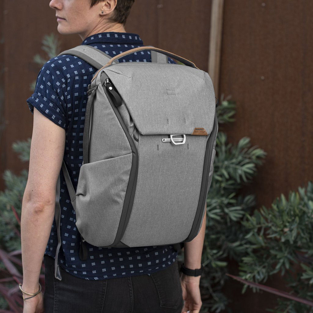 peak-design-everyday-backpack-charcoal