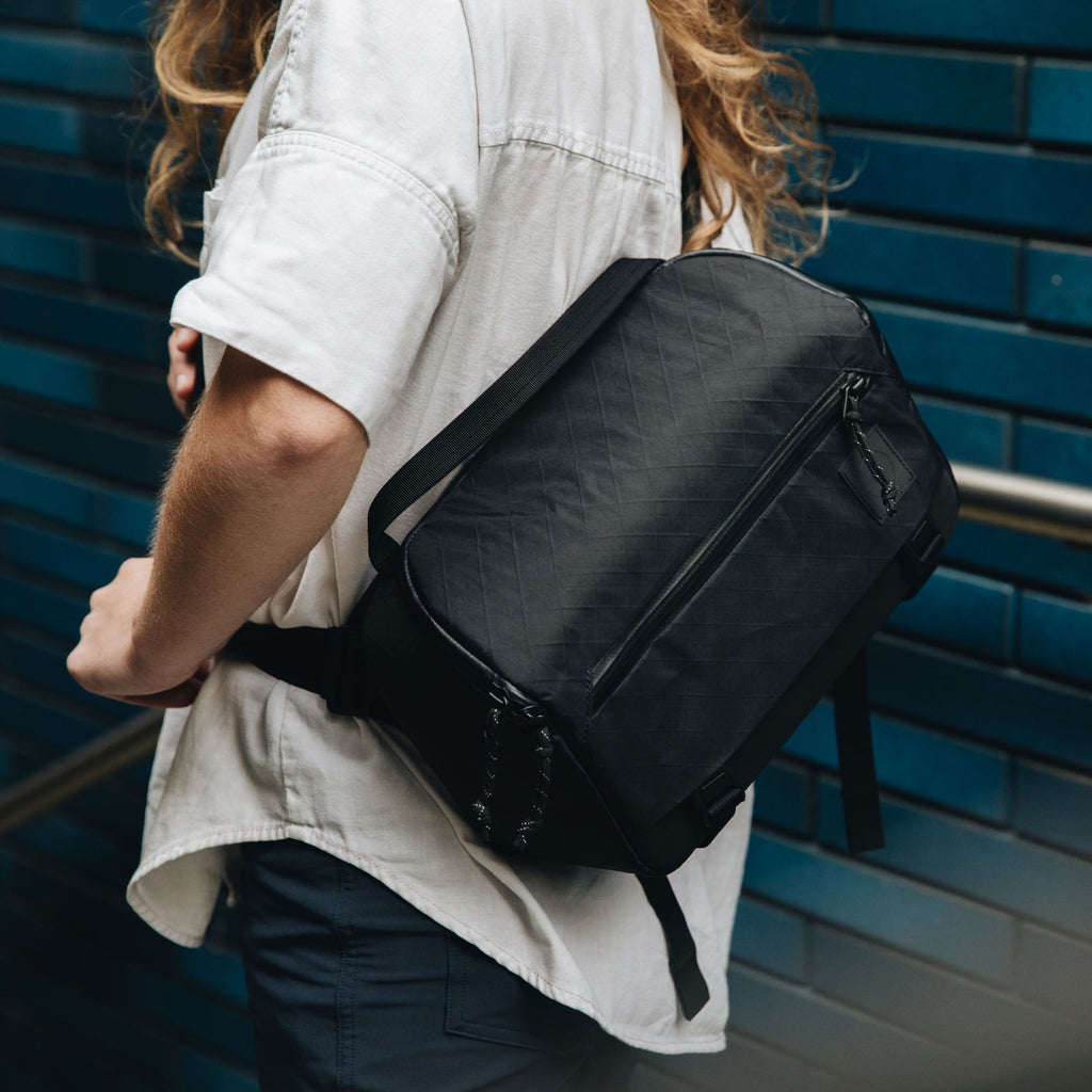 moment-rugged-camera-sling-10L-black