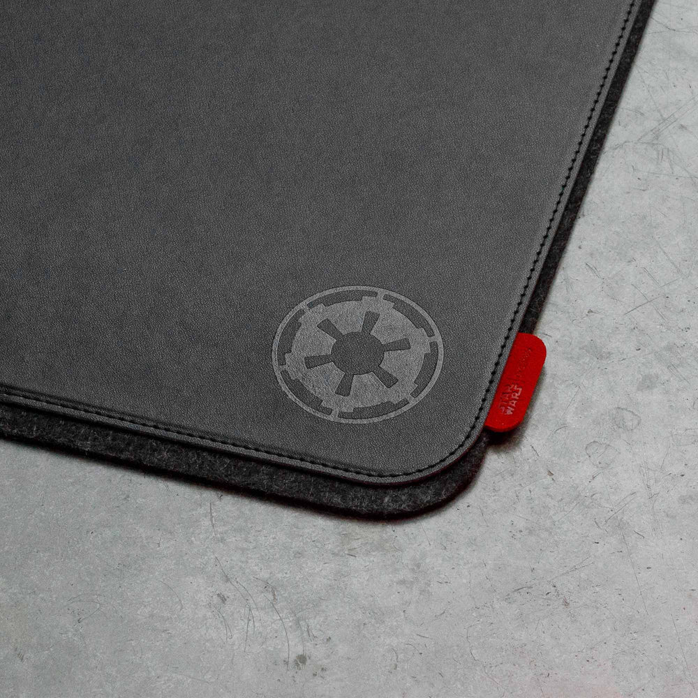 Star Wars™ | Orbitkey Desk Mat Darth Vader™ - Storming Gravity