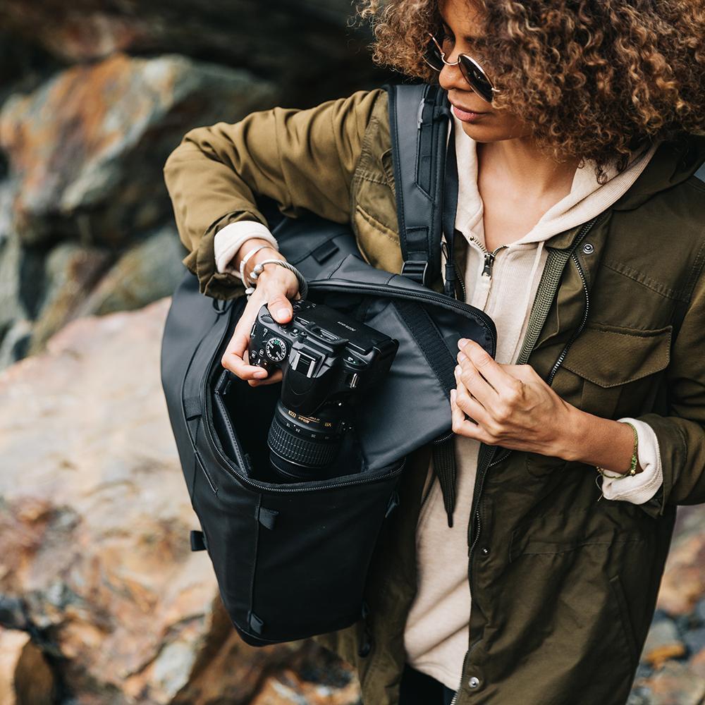 Wandrd Duo Daypack - 20L Dual Side Access Bag - Storming Gravity