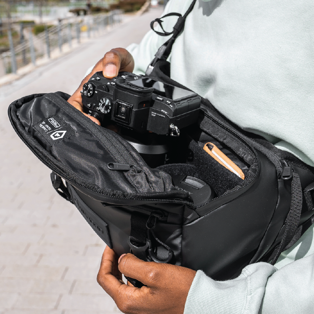 wandrd-rogue-sling-6l-black