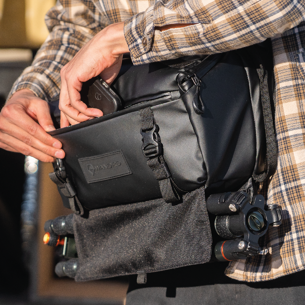 wandrd-rogue-sling-9l-black